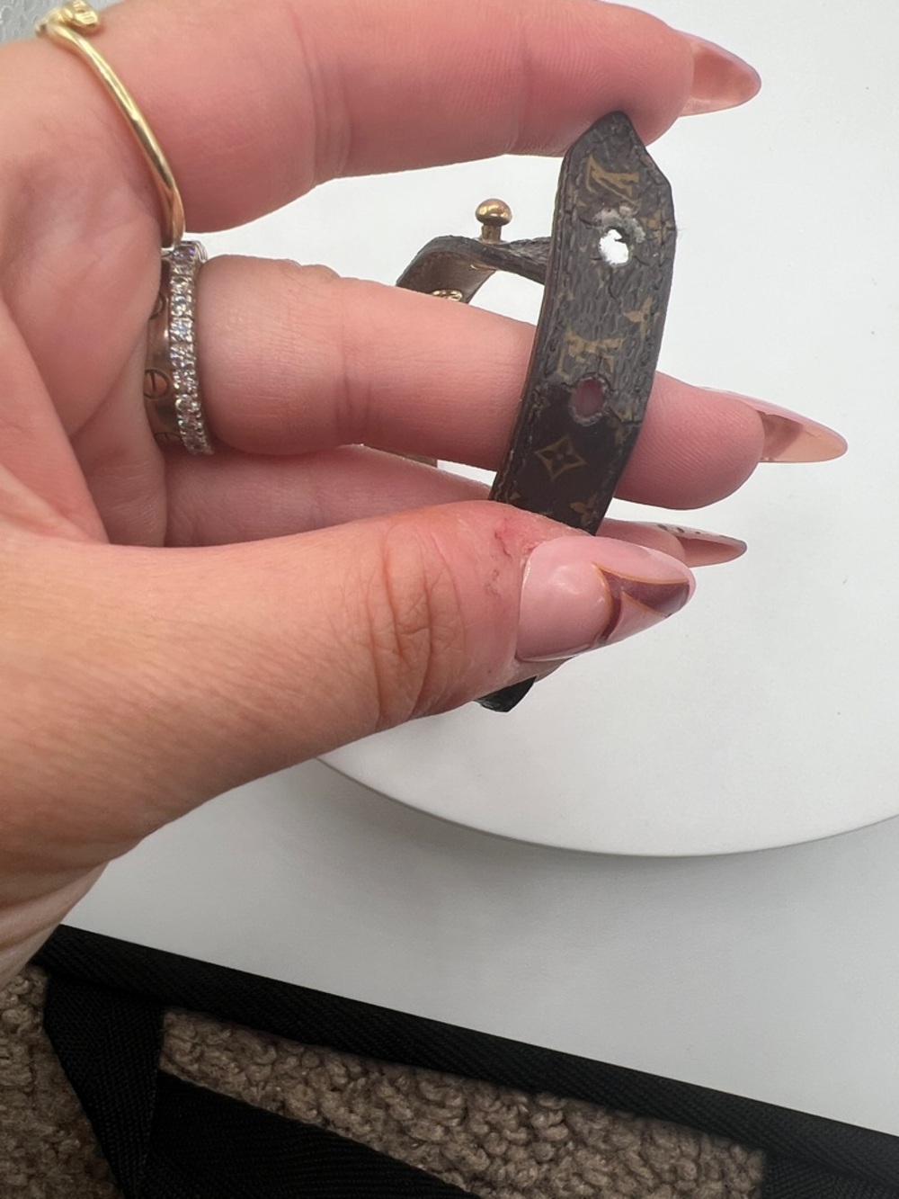 Louis Vuitton Essential V Bracelet Nano with Box, Receipt and Dust Bag - Picture 10 of 14